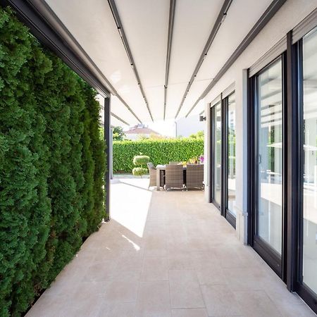 Luxury City Villa Τρογκίρ Εξωτερικό φωτογραφία
