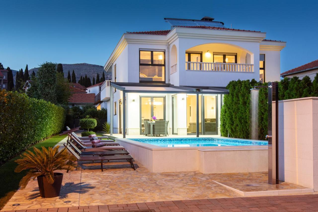 Luxury City Villa Τρογκίρ Εξωτερικό φωτογραφία