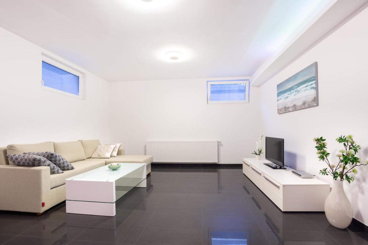 Luxury City Villa Τρογκίρ Εξωτερικό φωτογραφία